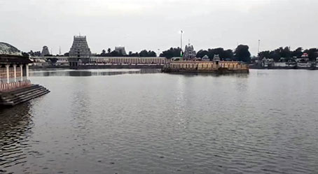 Sri Kamalalaya Thirkulam, which is a sacred place similar to the Ganges, is mixed with fecal waste water. . p1