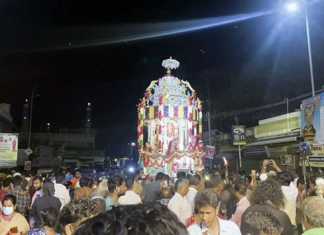 காஞ்சிபுரம் காமாட்சி அம்மன் ஆலயத்தில் நடைப்பெற்ற மாசிமக பிரம்மோற்சவத்தின் 9-ம் நாள் விழா : வெள்ளித் தேரில் ராஜ வீதியில் உலா வந்த பக்தர்களுக்கு அருள் பாலித்த காஞ்சி காமாட்சி அம்மன்