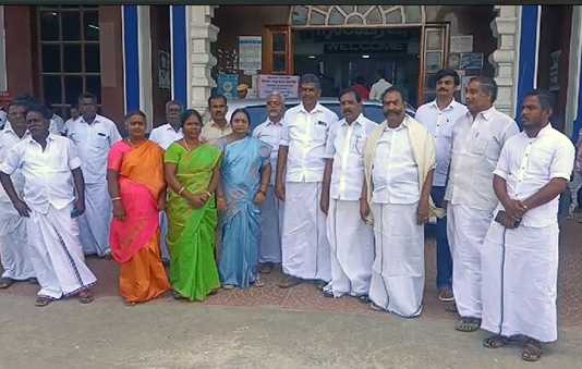 நன்னிலம் சட்டமன்ற தொகுதி சார்பாக திருவாரூர் மாவட்ட ஆட்சியரிடம் கோரிக்கை மனு வழங்கிய ஊராட்சிக் குழு உறுப்பினர்கள் மற்றும் ஒன்றியக் குழு தலைவர்கள் ….
