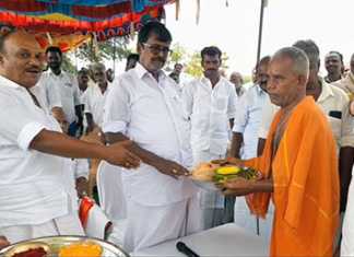 ரூ.4.48 கோடி மதிப்பில் கள்ளப் பெரம்பூர் ஏரி தூர்வாரும் பணி : எம்.பி. பழனிமாணிக்கம் மற்றும் எம்.எல்.ஏ. சந்திரசேகரன் பணியினை தொடங்கி வைத்து வாழ்த்துகள் தெரிவித்தனர் …