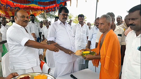 kallaPerambur lake dredging work worth Rs.4.48 crore – M.P. Palanimanikam and M.L.A. Chandrasekaran started the work and congratulated...p