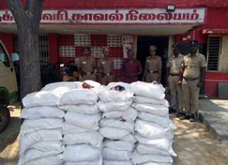 தஞ்சை அருகே அடுத்தடுத்து கால்துறையினர் நடத்திய சோதனையில் சரக்கு வேன் மற்றும் 724 கிலோ குட்க, பான் மசாலா பறிமுதல் 3 பேர் கைது …