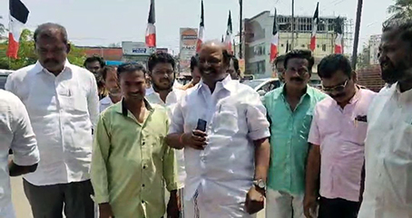 A function held in Kumbakonam on the occasion of the 7th anniversary of the AMU party -p