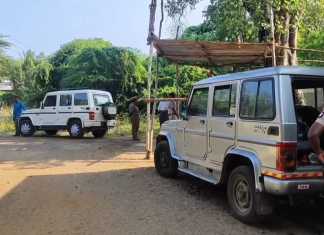 விளம்பரம் தேடுவதற்காக விபரீத முடிவை எடுத்த நெய்குன்னம் பகுதியைச் சேர்ந்த இளைஞன் கைது … பல ஆயிரம் ரூபாய் மதிப்பிலான வைக்கோல் போர் தீயில் எரிந்து நாசம் …