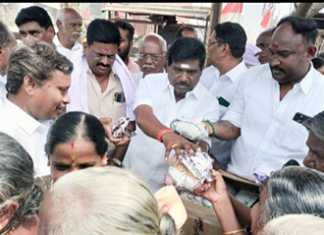 நலிந்தோர்க்கு அறுசுவை உணவுப் பரிமாறி முன்னாள் முதல்வர் ஜெயலலிதாவின் பிறந்த நாளைக் கொண்டாடிய மீஞ்சூர் பகுதி அதிமுகவினர் …