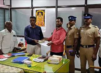 உரிய ஆவணம் இல்லாமல் 2 சக்கர வாகனத்தில் கொண்டு வரப்பட்ட ரூ. 1.32 இலட்சம் பணம் பறிமுதல் : தஞ்சாவூர் அருகே வாகன சோதனையின் போது தேர்தல் நிலைக் கண்காணிப்பு குழுவினர் நடவடிக்கை ..