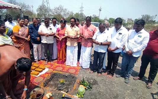 காஞ்சிபுரத்தில் நடைப்பெற்ற இந்து சமய அறநிலையத்துறை இணை ஆணையர் அலுவலகம் கட்டும் துவக்கப் பணி : காணொளி காட்சி வாயிலாக முதல்வர் பணியினை தொடங்கி வைத்தார் … தொடர்ந்து நேரடியாக சட்டமன்ற உறுப்பினர் சி.வி.எம்.பி எழிலரசன் அடிக்கல் நாட்டினார்..