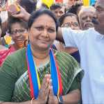 Jyoti Venkatesan, a woman candidate of BAMKA who garlanded the statue of Periyar and collected votes in the shopping streets…p1