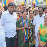 Jyoti Venkatesan, a woman candidate of BAMKA who garlanded the statue of Periyar and collected votes in the shopping streets…p2