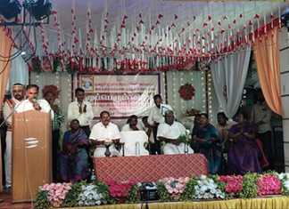 அண்ணா விருதுப் பெற்ற ஆசிரியருக்கு வாழ்த்து தெரிவித்த மயிலாடுதுறை மாவட்ட ஆட்சியர் பி.வி.மகாபாரதி ..