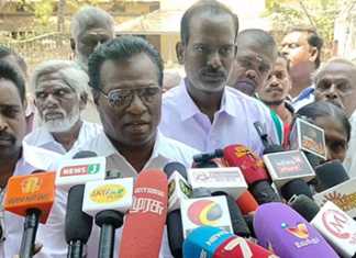 மயிலாடுதுறை கோட்டாட்சியர் அலுவலகம் முன்பு தொடர் காத்திருப்பு போராட்டத்தில் ஈடுப்பட்ட நூற்றுக்கும் மேற்பட்டவர்கள் : தங்கு தடையில்லா மின் இணைப்பு வழங்க வேண்டி கோரிக்கை முழக்கம் ..