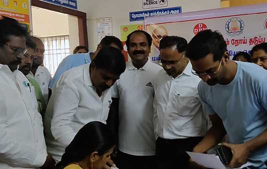 மயிலாடுதுறை மாவட்டத்தில் நடைப்பெற்ற போலியோ சொட்டு மருந்து சிறப்பு முகாம் : சுற்றுச்சூழல் துறை அமைச்சர் மெய்யநாதன் தொடங்கி வைத்தார்