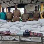 The police surrounded the people who distributed the 583 kg Gutka in the cargo vehicle to the shops in the Kovilacherry area using a two-wheeler-p2
