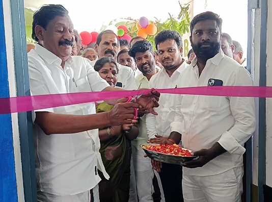ரூ.28 லட்சம் மதிப்பீட்டில் பூண்டி ஊராட்சி ஒன்றியத் தொடக்கப் பள்ளியில் கட்டி முடிக்கப்பட்ட இரண்டு வகுப்பறை திறப்பு விழா … மாணவர்களின் பயன்பாட்டிற்கு கும்மிடிப்பூண்டி சட்டமன்ற உறுப்பினர் திறந்து வைத்தார்