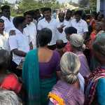 The DMK members led by DMK secretary of Bundi North Union engaged in intensive vote collection for the hand symbol from the passengers in the running bus-ஜ2