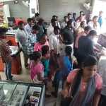 The night watchman who was mysteriously found dead in the toilet of a famous supermarket in Thanjavur… The relatives besieged the supermarket-p1