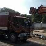 Two people, including a teacher of a private school, were killed when a car collided with a cargo vehicle in Thanjavur – one seriously injured and admitted to hospital-ஜ2